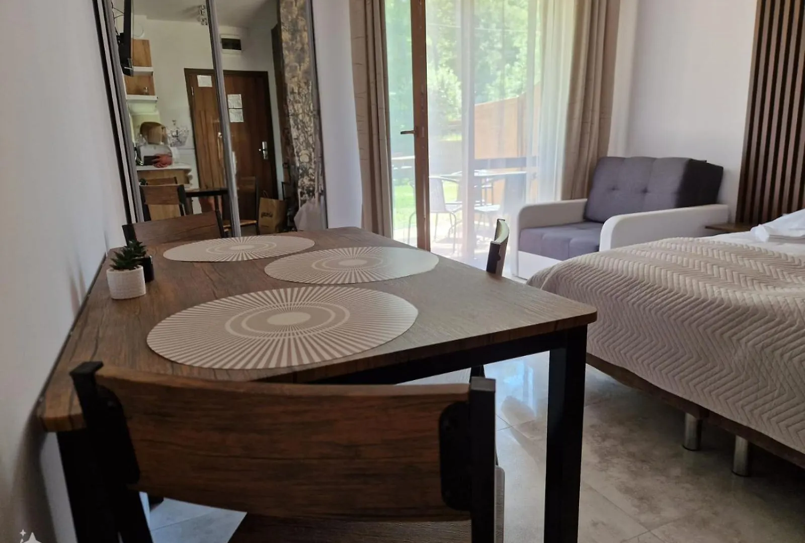 שצ'קלארסקה פוראובה Apartament 10 Z Ogrodem דירה שצ'קלארסקה פוראובה